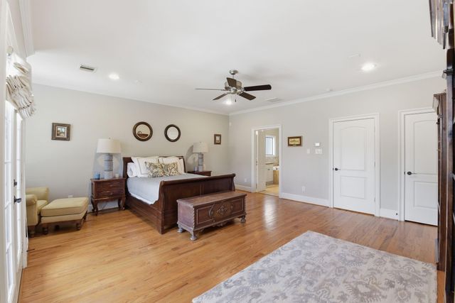 1020 W 22nd Street B, Houston, TX 77008