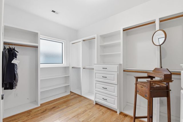 1020 W 22nd Street B, Houston, TX 77008