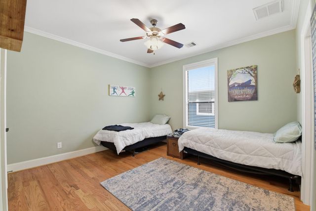 1020 W 22nd Street B, Houston, TX 77008