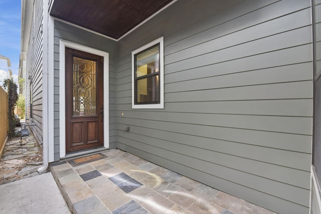 1020 W 22nd Street B, Houston, TX 77008