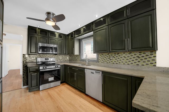 7520 W Carmen Avenue, Harwood Heights, IL 60706