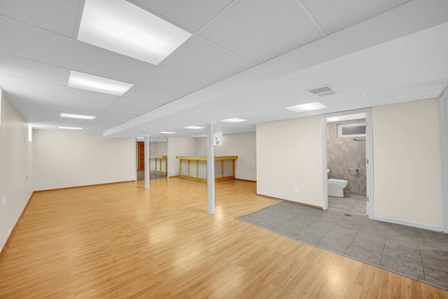 7520 W Carmen Avenue, Harwood Heights, IL 60706