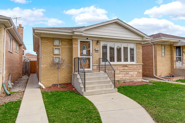 7520 W Carmen Avenue, Harwood Heights, IL 60706
