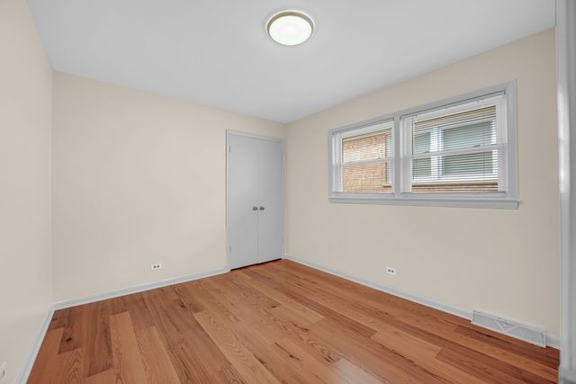 7520 W Carmen Avenue, Harwood Heights, IL 60706