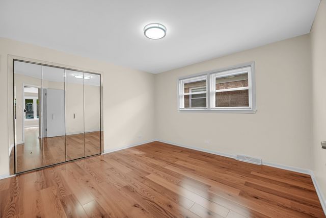 7520 W Carmen Avenue, Harwood Heights, IL 60706