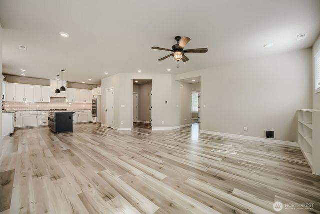 6801 165th Street Ct E, Puyallup, WA 98375