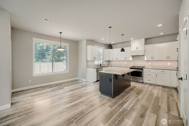 6801 165th Street Ct E, Puyallup, WA 98375