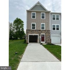 76 TATE MANOR DR, Charles Town, WV 25414