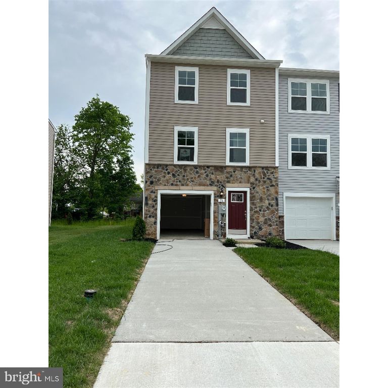 76 TATE MANOR DR, Charles Town, WV 25414