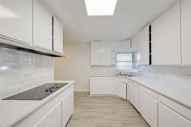 2511 Maroneal Street, Houston, TX 77030