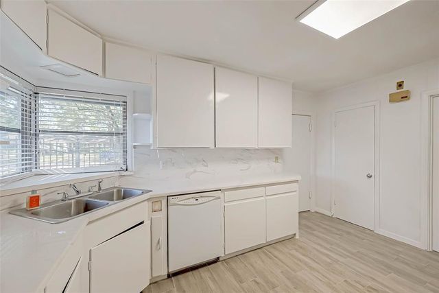 2511 Maroneal Street, Houston, TX 77030