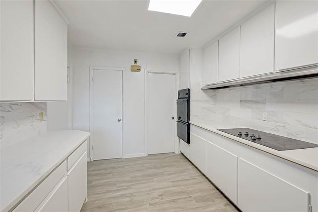 2511 Maroneal Street, Houston, TX 77030