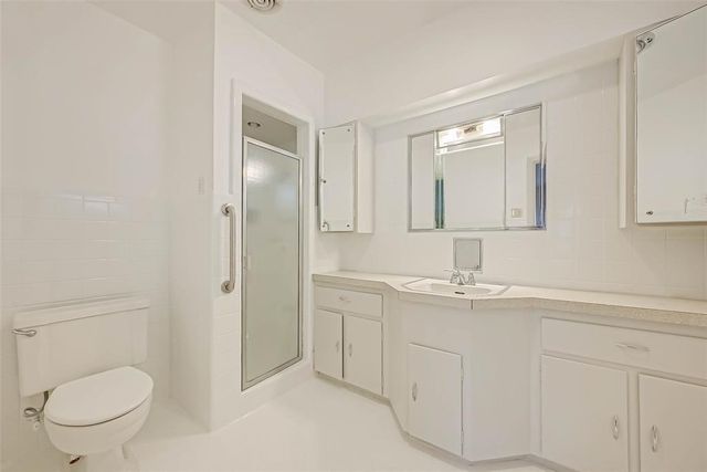 2511 Maroneal Street, Houston, TX 77030