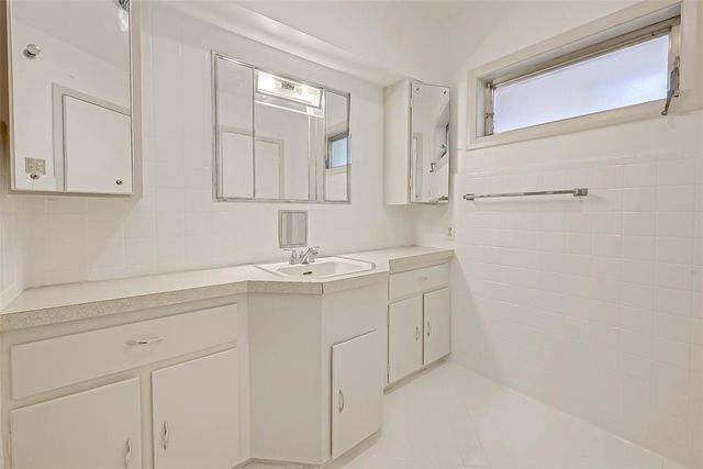 2511 Maroneal Street, Houston, TX 77030