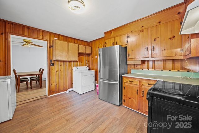 1703 E Perry Street, Gastonia, NC 28054