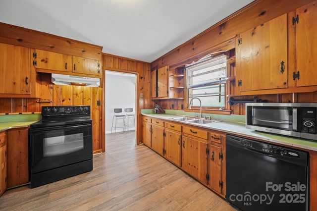 1703 E Perry Street, Gastonia, NC 28054