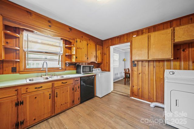 1703 E Perry Street, Gastonia, NC 28054