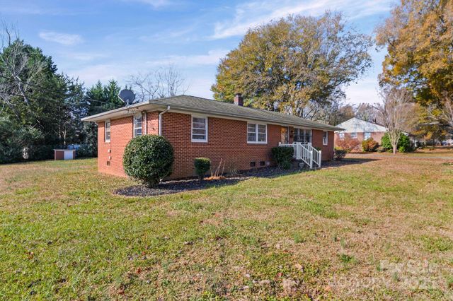 1703 E Perry Street, Gastonia, NC 28054