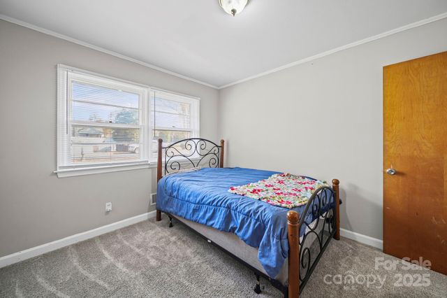 1703 E Perry Street, Gastonia, NC 28054