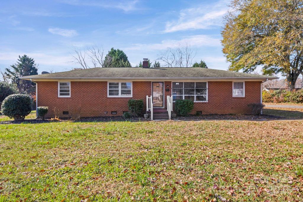 1703 E Perry Street, Gastonia, NC 28054