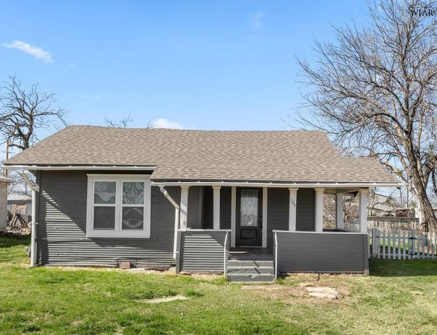 104 S WALNUT STREET, Holliday, TX 76366