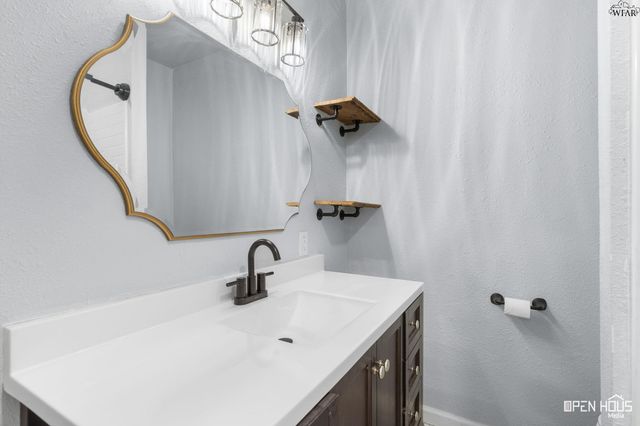 104 S WALNUT STREET, Holliday, TX 76366