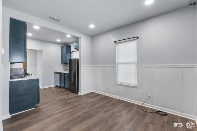 104 S WALNUT STREET, Holliday, TX 76366