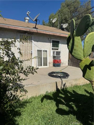 174 E 11th, Perris, CA 92570