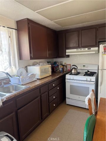 174 E 11th, Perris, CA 92570
