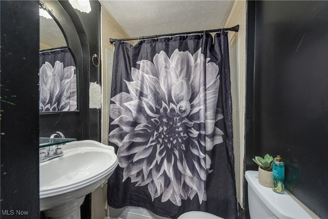 3451 W 98th Street, Cleveland, OH 44102