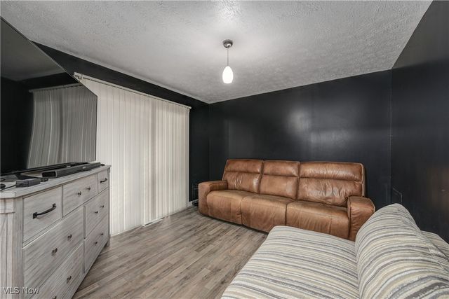 3451 W 98th Street, Cleveland, OH 44102