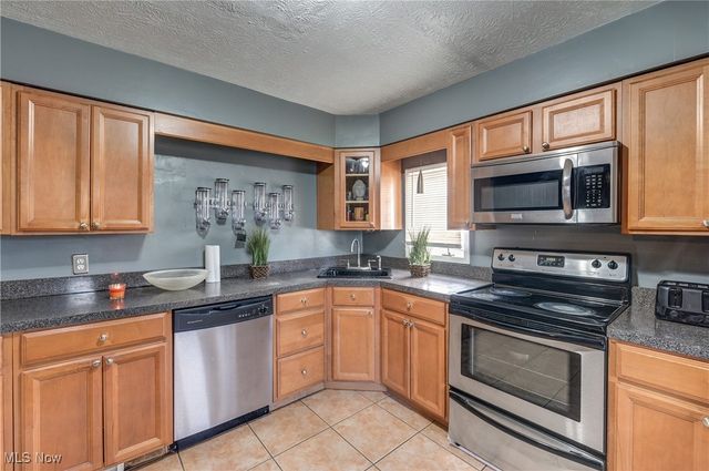 3451 W 98th Street, Cleveland, OH 44102