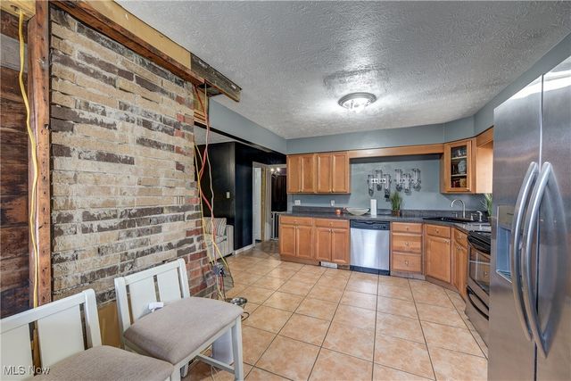 3451 W 98th Street, Cleveland, OH 44102