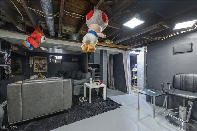 3451 W 98th Street, Cleveland, OH 44102