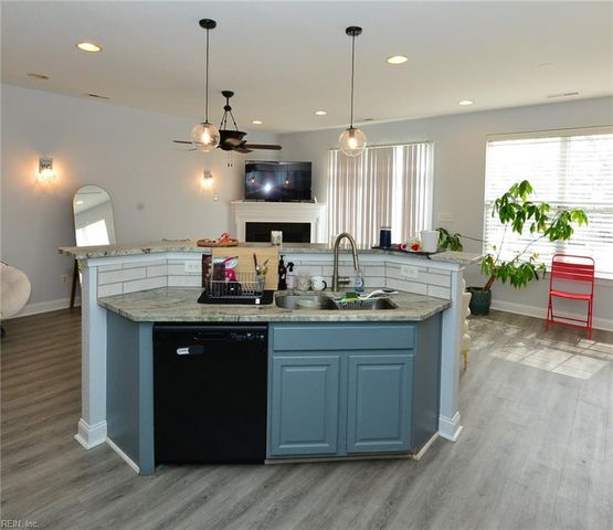 965 Iron Bridge DR, Virginia Beach, VA 23462