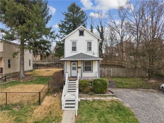 313 Delaware Ave, N Versailles, PA 15137