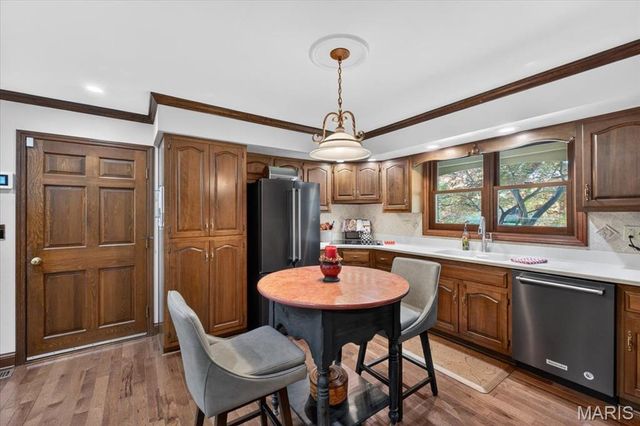 1010 Robert Drive, Godfrey, IL 62035