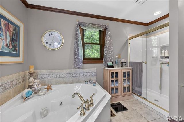 1010 Robert Drive, Godfrey, IL 62035