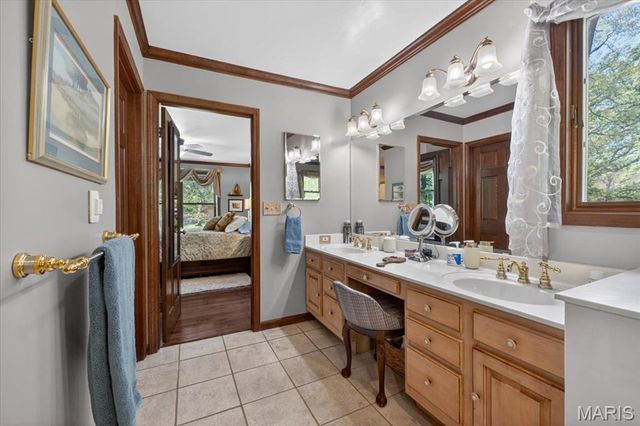 1010 Robert Drive, Godfrey, IL 62035