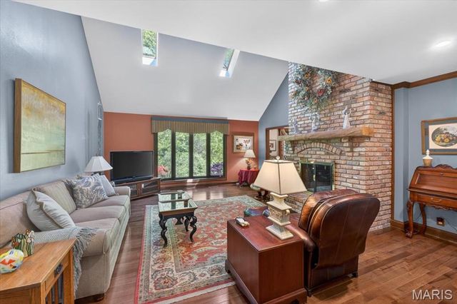 1010 Robert Drive, Godfrey, IL 62035