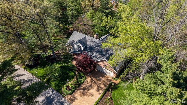 1010 Robert Drive, Godfrey, IL 62035