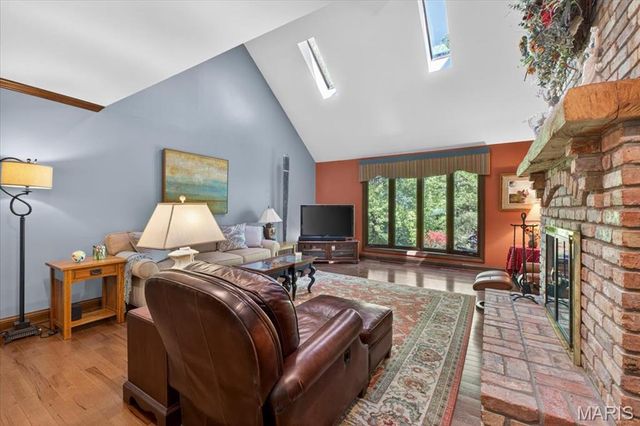 1010 Robert Drive, Godfrey, IL 62035