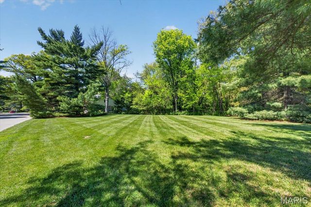 1010 Robert Drive, Godfrey, IL 62035