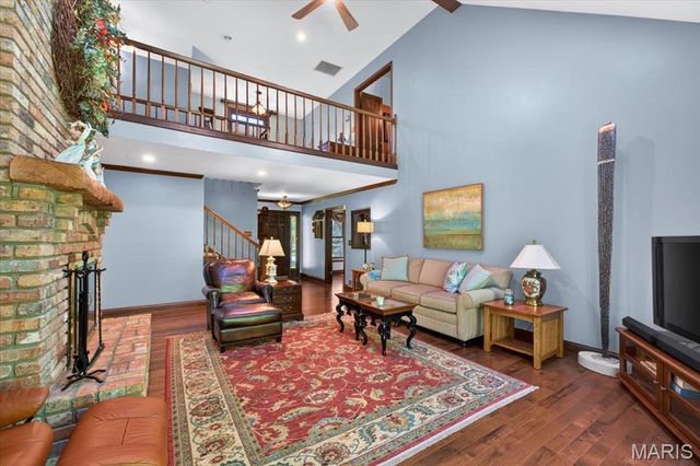 1010 Robert Drive, Godfrey, IL 62035