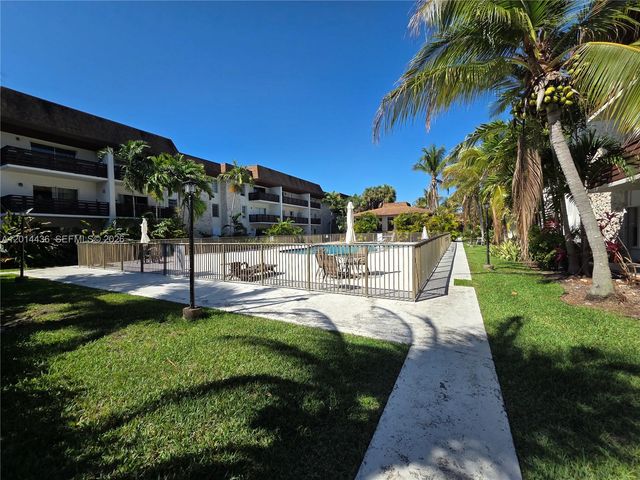 7477 SW 82nd St C115, Miami, FL 33143