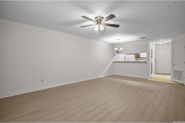 550 Dukeway, Universal City, TX 78148