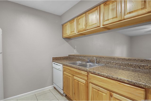 550 Dukeway, Universal City, TX 78148