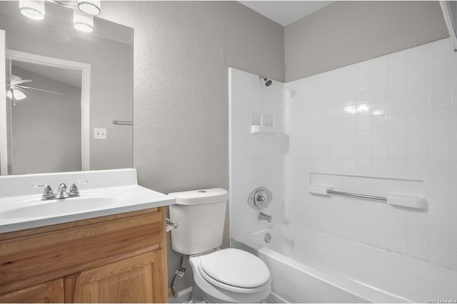 550 Dukeway, Universal City, TX 78148
