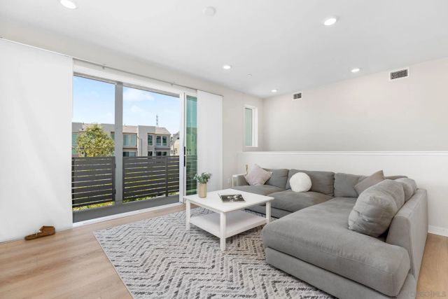 10443 Newbliss Way, San Diego, CA 92126