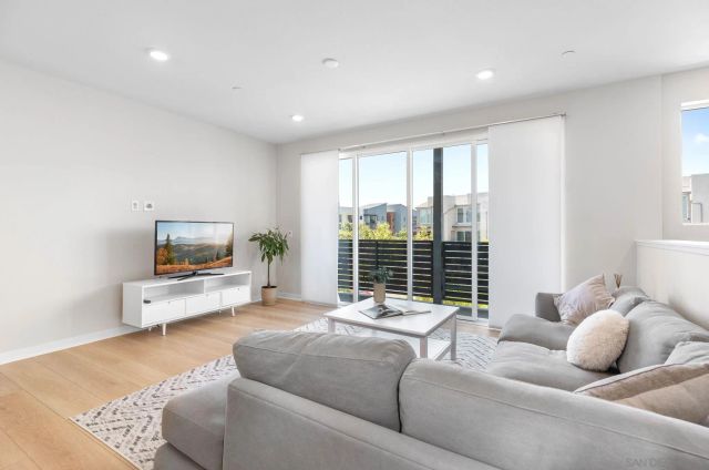 10443 Newbliss Way, San Diego, CA 92126